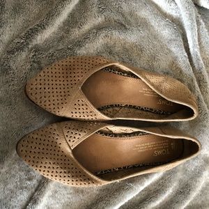 TOMS tan flats size 8